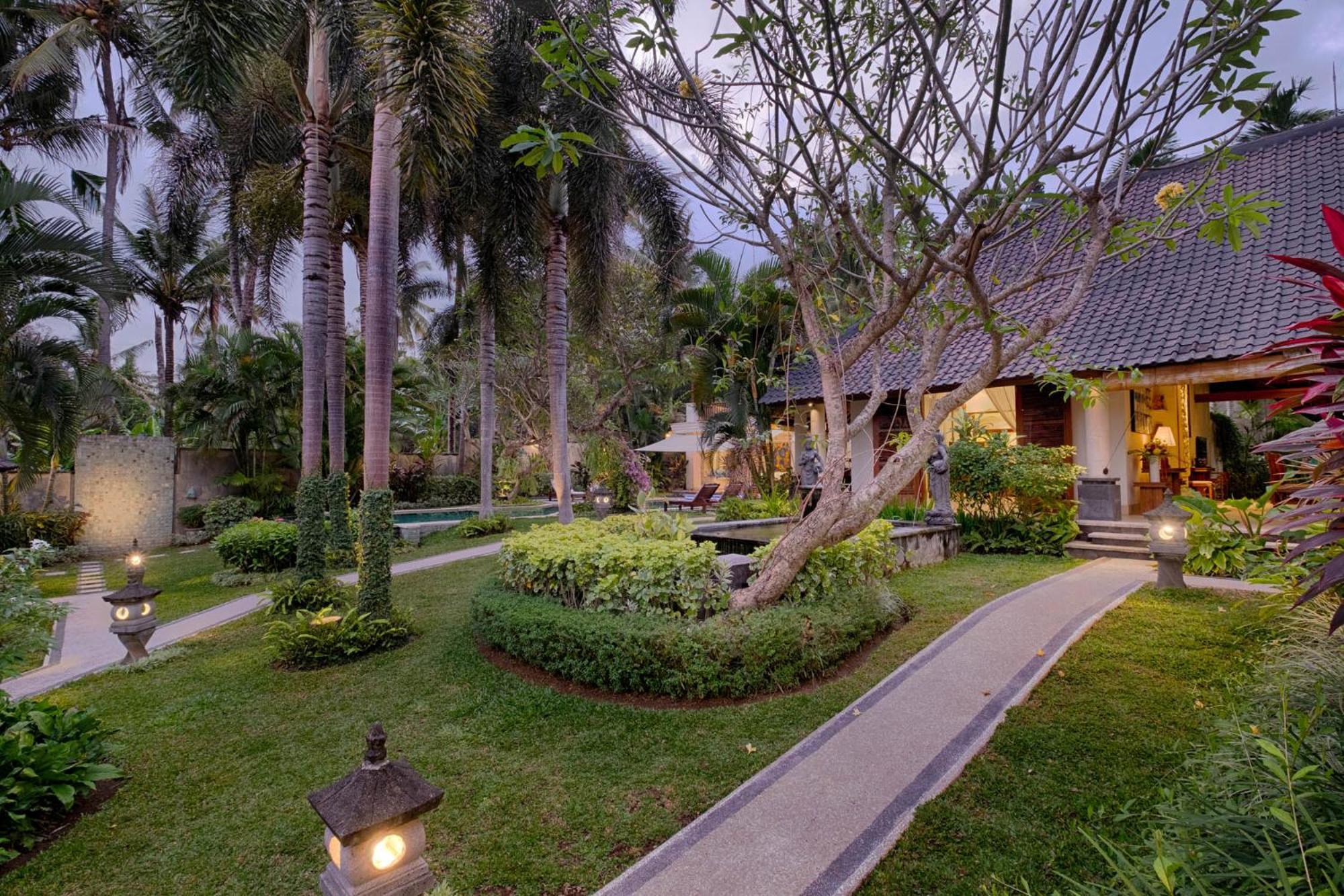 Kutus Kutus Saba Beach Villa Yogyakarta Kültér fotó