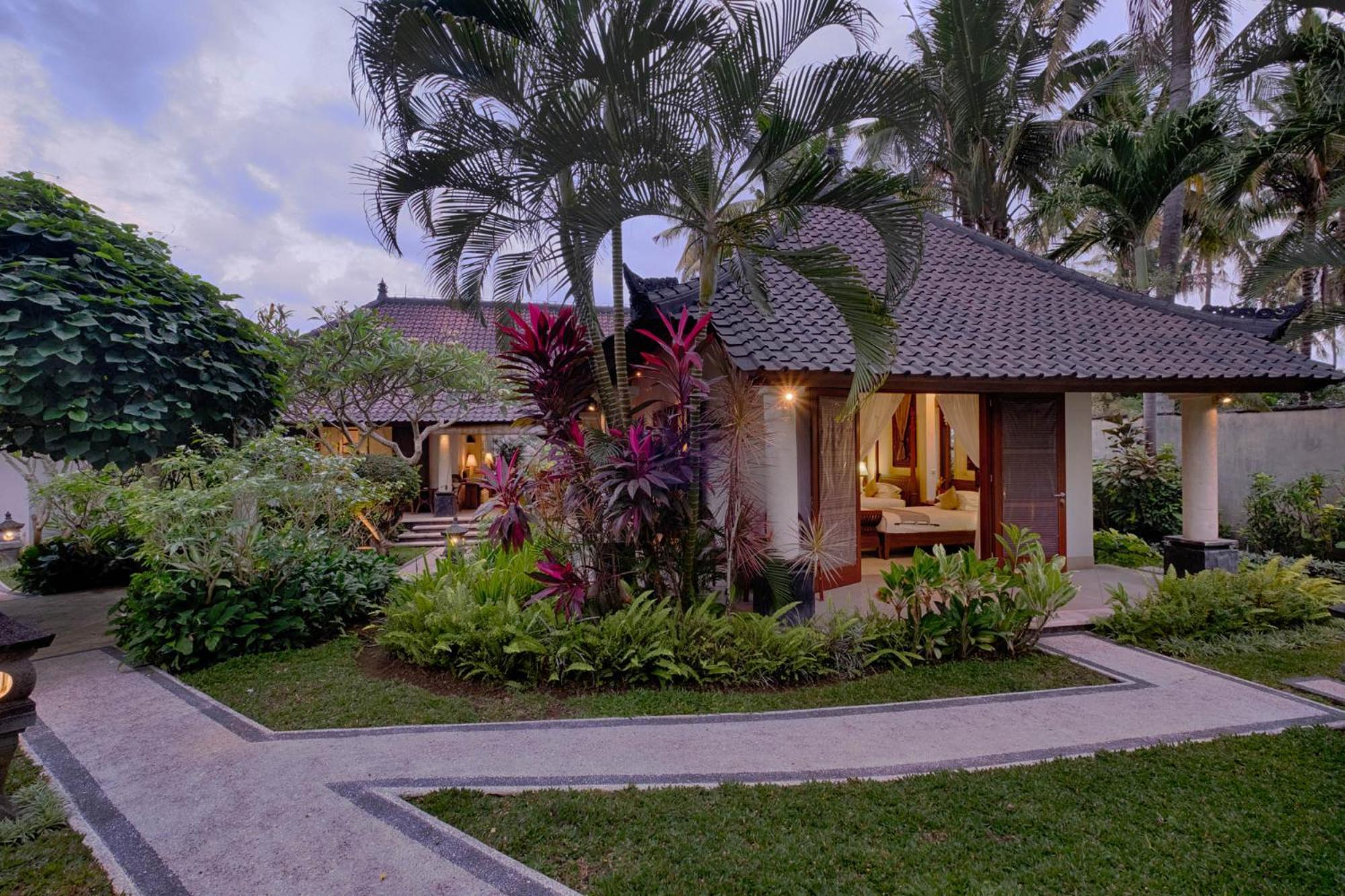 Kutus Kutus Saba Beach Villa Yogyakarta Kültér fotó