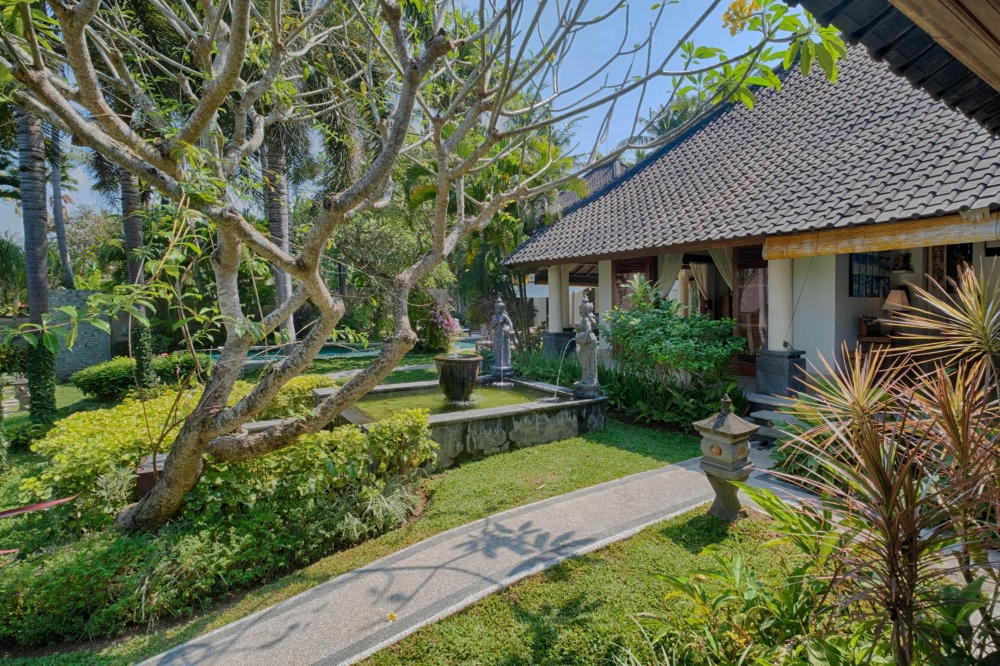 Kutus Kutus Saba Beach Villa Yogyakarta Kültér fotó