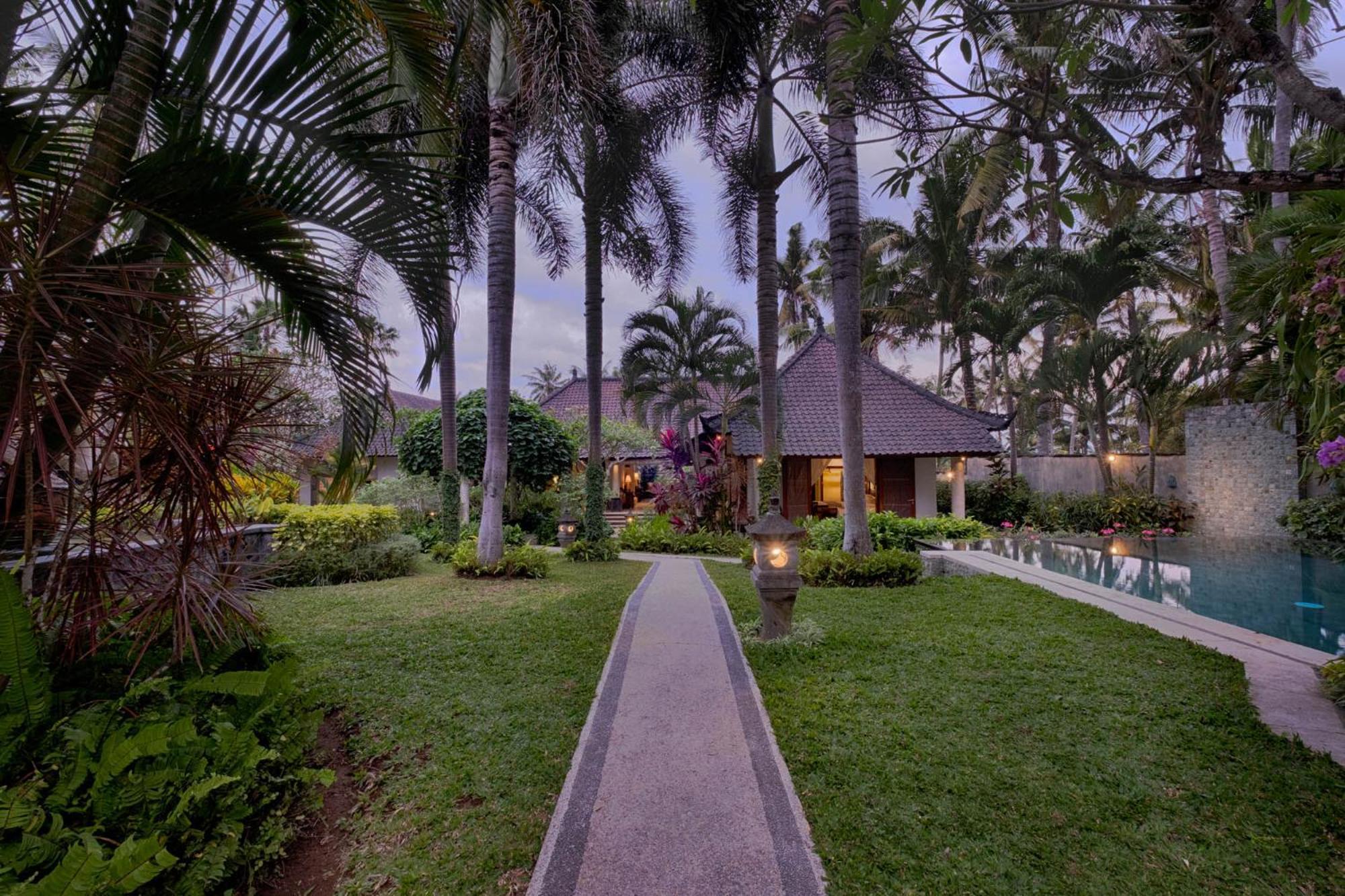 Kutus Kutus Saba Beach Villa Yogyakarta Kültér fotó