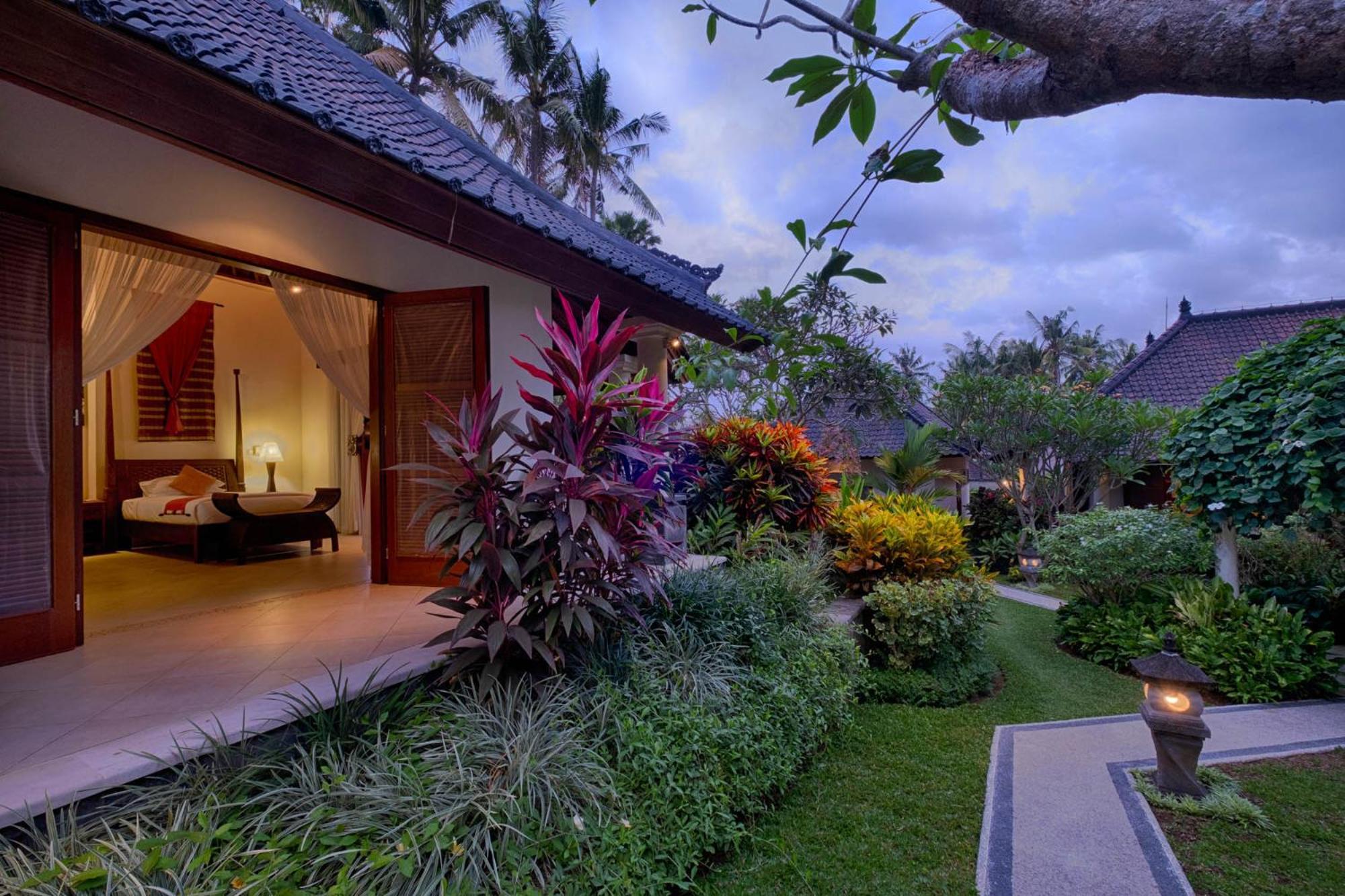 Kutus Kutus Saba Beach Villa Yogyakarta Kültér fotó