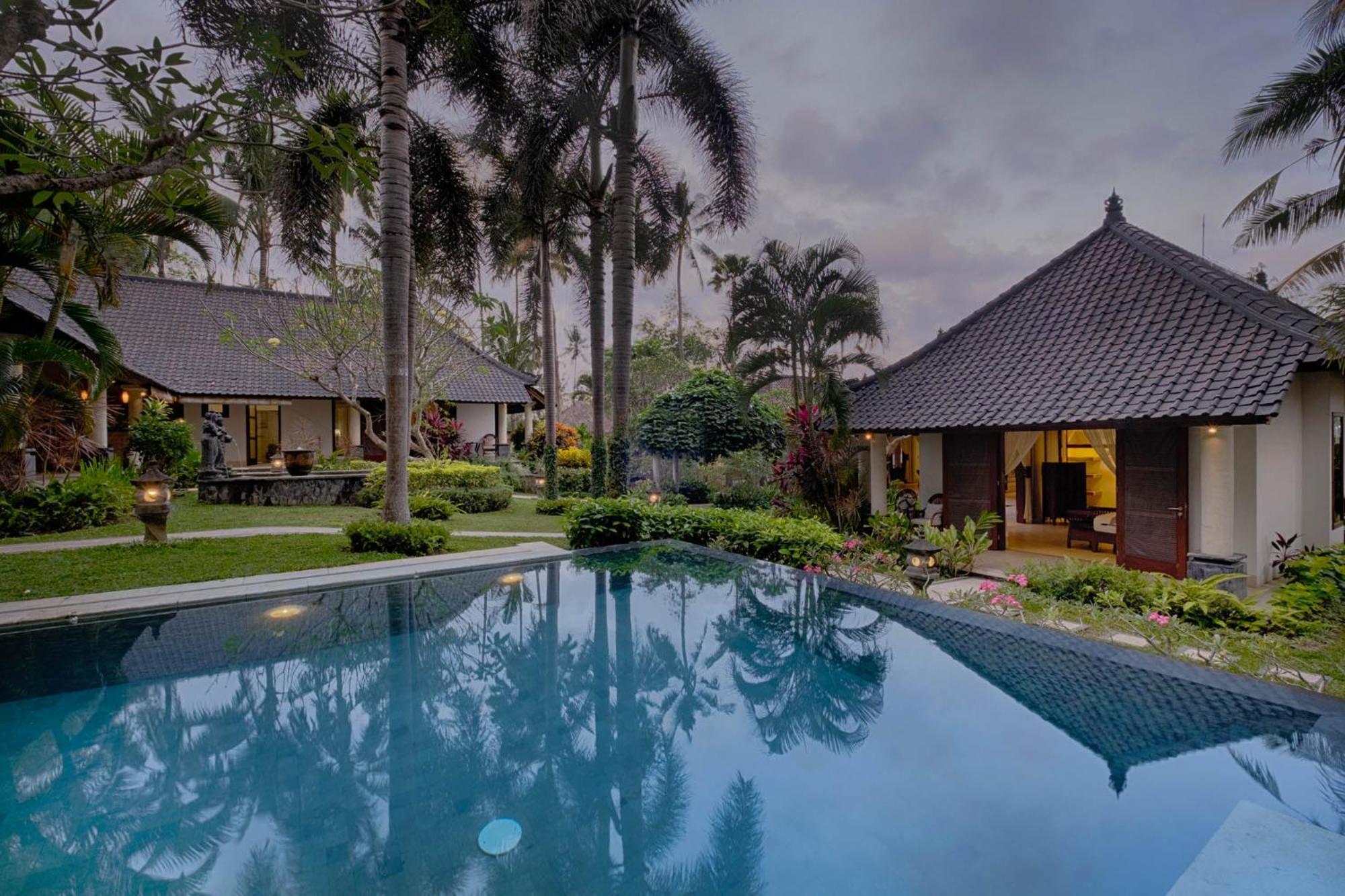 Kutus Kutus Saba Beach Villa Yogyakarta Kültér fotó